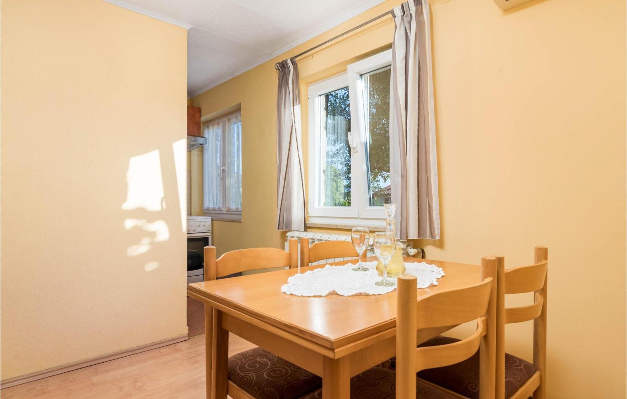 Stunning Apartment In Lovran With Kitchen Eksteriør bilde