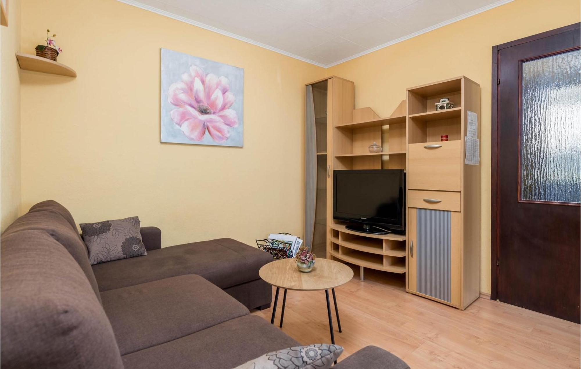 Stunning Apartment In Lovran With Kitchen Eksteriør bilde